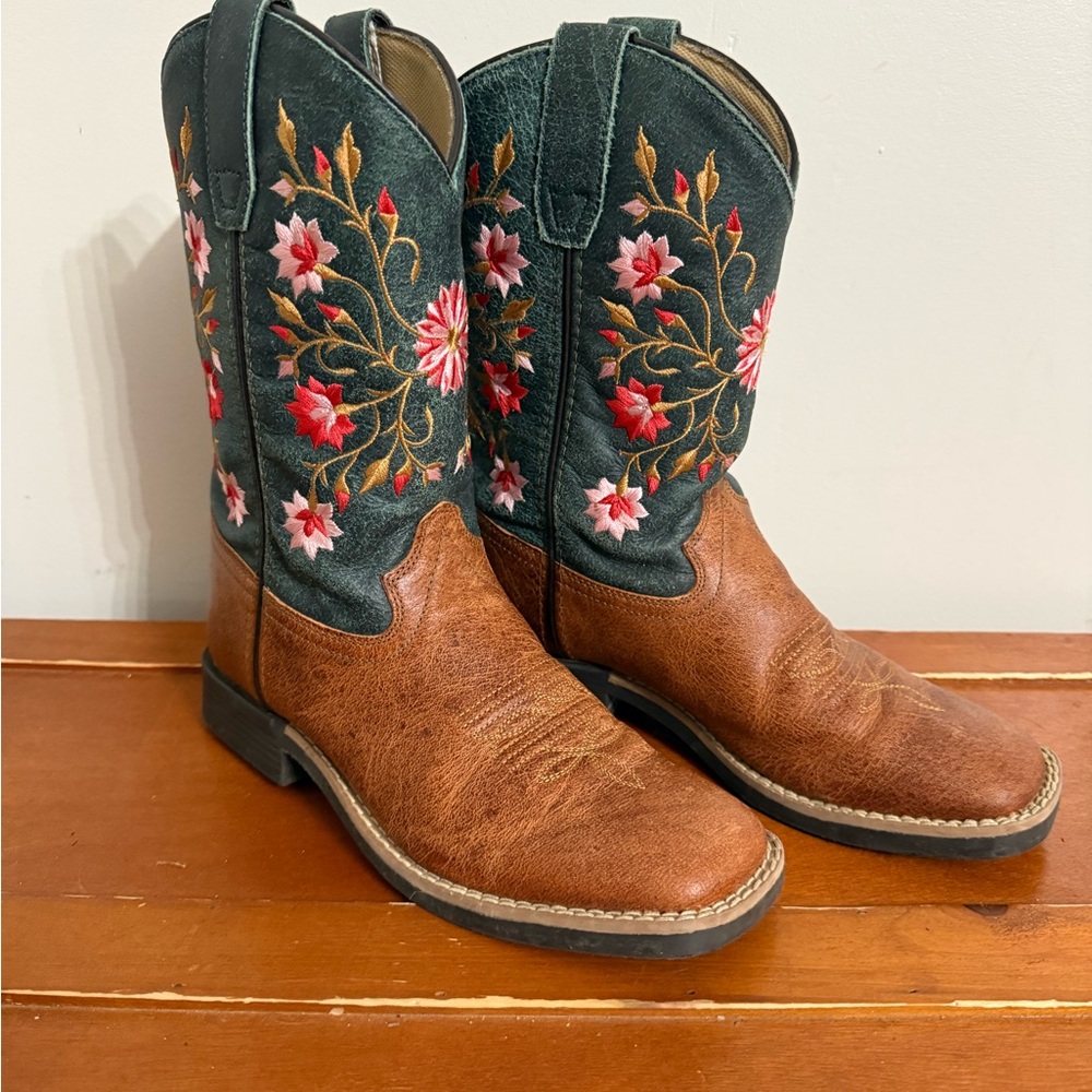 Embroidered Brown and Green Kids Boots